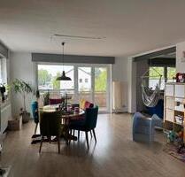 Modernisierte 2 bis 3 Zimmer Wohnung, mit Loggia und Stellplatz- - Lemgo