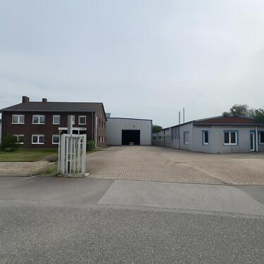 Foto - Gewerbehalle , Stellplätze, Produktionshalle, Wohnhaus,Lackierhal