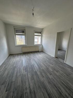 Foto - ** Frisch kernsanierte 3-Zimmer-Wohnung im Altbau **
