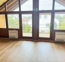 Wohnerlebnis mit beindruckenden Riesenstudio und Balkon. - Bondorf