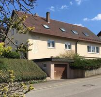 Ein-Zweifamilienhaus mit Aufzug + Werkstatt, Lager und 4 Garagen - Meßstetten