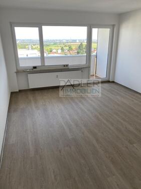 Foto - Oberursel, 2 Zimmer Wohnung, Balkon(Weitblick), EBK, Stellplatz