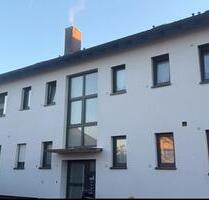 Moderne - frisch sanierte 3-Zimmer-Wohnung mit Balkon und Küche - Mainaschaff