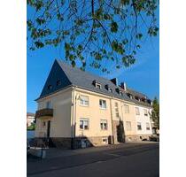 2-Zi.-Wohnung (1. OG) •Bernkastel-Kues • Küche • Stellplatz •