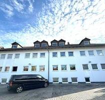 Moderne und klimatisierte Büroeinheiten Teilbar 12. Etage mit Klimaanlagen und Stellplätzen - Olching