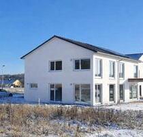 Erstbezug: Moderne Doppelhaushälfte mit Garten - Hirschaid