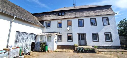Foto - Natursteinhaus mit großer Scheune, 3.900 m² Grundstück
