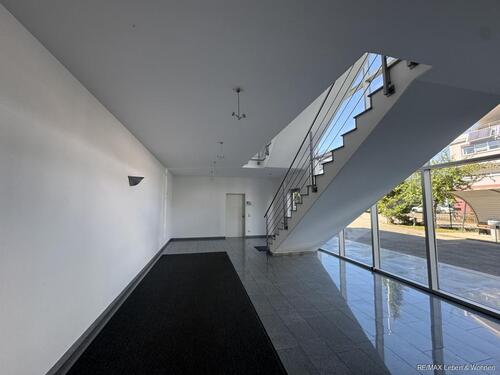 Foto - Große und moderne Büroflächen in ruhiger Lage. 305m² . Großzügige Flächen + Küche + Aufzug