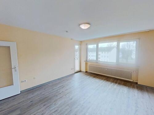 Foto - Große 3-Zimmer-Wohnung mit BALKON und Tageslichtbad