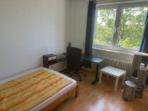 Foto - Helles, voll möbiliertes WG-Zimmer nahe U5U6 - sofort frei