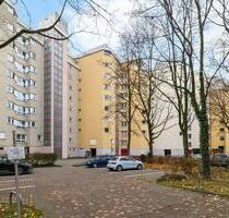 Gut geschnittene 2-ZKB mit EBK, Loggia und TG nahe City Galerie - Augsburg Innenstadt Gut geschnittene 2-ZKB mit EBK, Loggia und TG nahe City Galerie - Augsburg Innenstadt