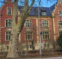 Charmante 2-Raum-Wohnung im Altbau in Güstrow mit EBK zuvermieten