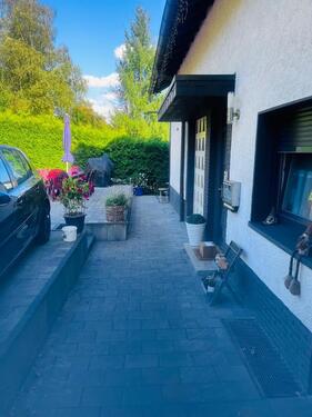 Foto - Großzügige Zweifamilienhaus mit Einliegerwohnung