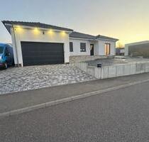 Moderner Bungalow in Grenznähe - 389.000,00&nbsp;EUR Kaufpreis, ca.&nbsp; 142,00&nbsp;m&sup2; in Überherrn (PLZ: 66802)