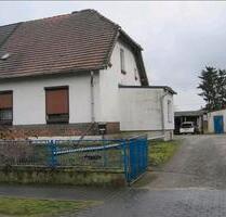 Sanierungsbedürftige DHH zu verkaufen in Egeln