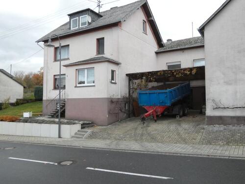 Foto - Wohnhaus mit Schreinerei auf einem riesig großem 7.500 qm Grundst