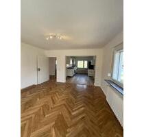 Doppelhaushälfte Neu Renoviert, große Wohnung - Brücken