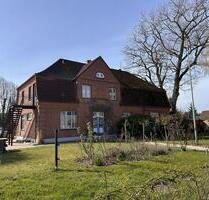 Altbau trifft Wohntraum – Großzügige 160 m² Maisonettewohnung mit Dachterrasse in Ostseenähe - Lensahn