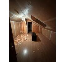 2-Zimmer Dachgeschosswohnung - 380,00 EUR Kaltmiete, ca.  30,00 m² in Löhne (PLZ: 32584)