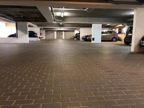 Foto - Tiefgaragenplatz Tiefgarage Garage Stellplatz