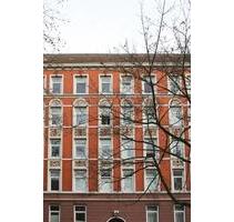 Winterhude: 2-Zi-Altbau mit Balkon, ideal als Wohnbüro, Praxis, Atelier - Hamburg