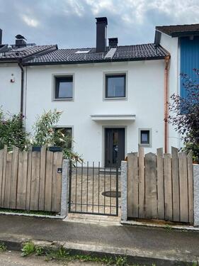 Foto - Helles Reihenmittelhaus, Erstbezug nach Sanierung, von Privat