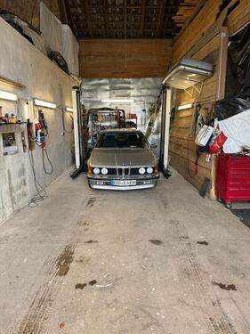 Foto - Private Hobbywerkstatt mit Hebebühne Stellplatz in 85302