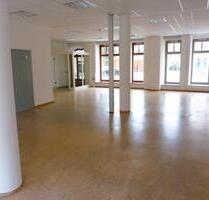 - Barrierefreie, hochwertige Büro- oder Praxisräume im Stadtzentrum - - Weißenfels