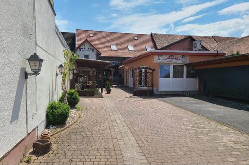 Foto - Gewerberäume mit Betreiberwohnung – zur Vermietung