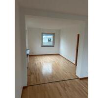 3,5 Zimmer Wohnung Hochheim 77qm Stellplatz Garage Keller - Hochheim am Main