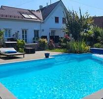 Einzigartiges Landhaus mit traumhaften Garten und Pool - Aletshausen