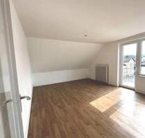 Zentral gelegene 3 Zimmer Wohnung zu vermieten mit Balkon&Garten - Bad Pyrmont