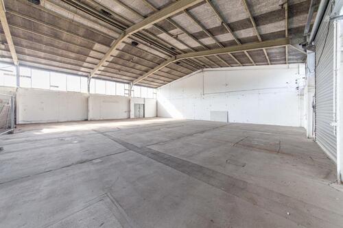 Foto - Lagerhallen: 270 m² - 1400 m², optional Büro, Freiflächen etc.