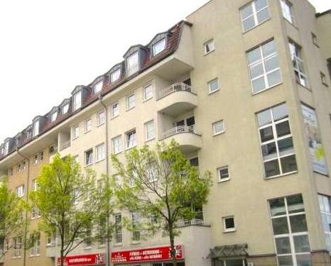 Foto - Wir sanieren diese WG-geeignete 2-Raum-Wohnung mit Balkon und Aufzug!