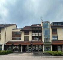 Helle 4–Zimmer-Wohnung mit 3 Balkonen, Aufzug, 2 TG-Stellplätze - Karlsbad