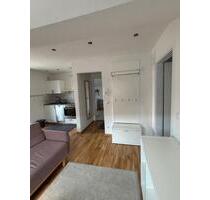 Prutting: Möblierte 2-Zimmer-Wohnung EBK Dachterrasse Stellplatz