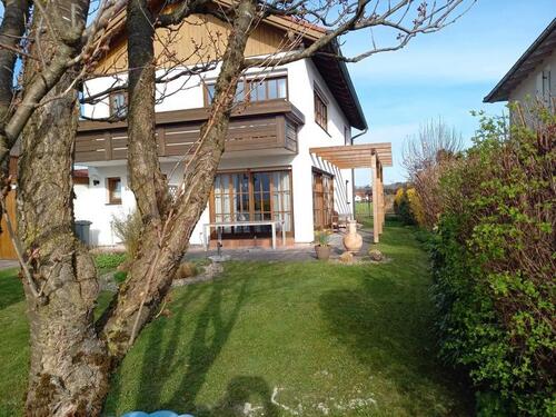 Foto - Einfamilienhaus in Rosenheim - 2.200,00 EUR Kaltmiete,
