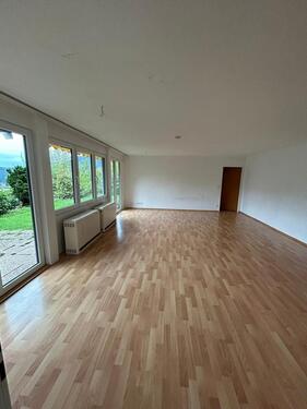 Foto - gepfelgte 4-Zimmer-Wohnung mit Balkon und Einbaukpche