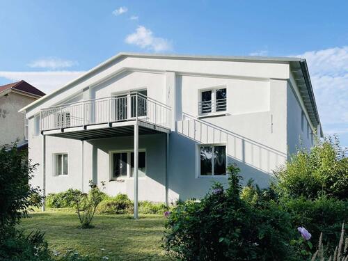 Foto - Hochwertig sanierte 3-Zi.-Whg. mit Einbauküche & großzügigem Balkon