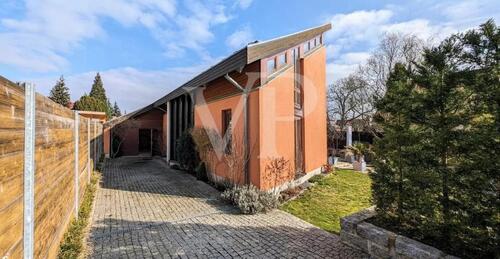 Foto - Außergewöhnliches Architektenhaus mit Pool u Einliegerwohnung