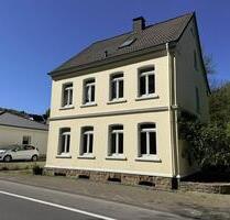 *EFH* mit besonderem Wohnkonzept - 130 m² 4 Zi. mit Garten in zentraler Lage von Wiehl-Bielstein