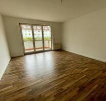 Frisch renovierte 3-Zimmer-Wohnung mit Balkon, Gäste-WC und Stellplatz – Erdgeschoss - Aschersleben