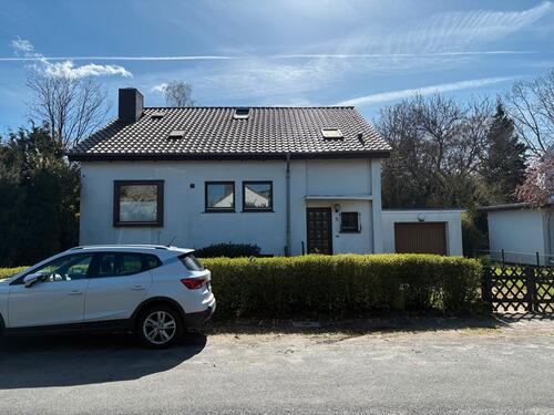 Foto - Einfamilienhaus auf großem Grundstück