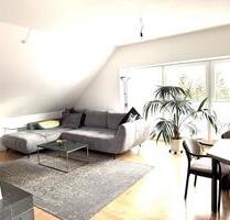 Moderne, ruhige 4-Zimmer Dachgeschosswohnung mit Loggia - Hamburg Wandsbek