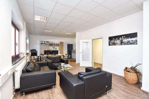 Foto - Flexible Gewerbehalle mit Büroflächen im etablierten Gewerbegebiet Lübeck-Genin!