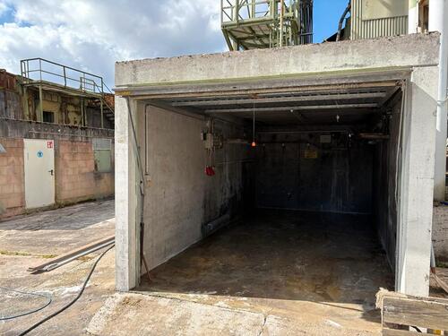 Foto - Garage mit Freifläche Stellfläche