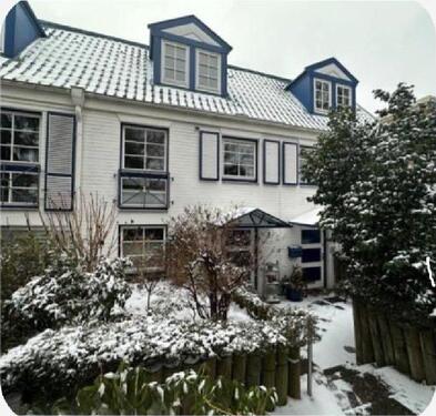 Foto - Reihen-Endhaus von Privat modern Split-Level-Bauweise