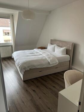 Foto - Bezugsfertige, möblierte 3-Zimmer-Altbauwohnung in Top-Lage