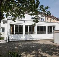 Großzügiges Ladenlokal mit Lagerfläche und 18 Stellplätzen in gefragter Lage in Schonnebeck - Essen Stadtbezirk VI