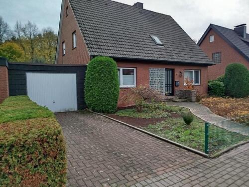 Foto - Platz für die ganze Familie; Einfamilienhaus mit Stevergrundstück